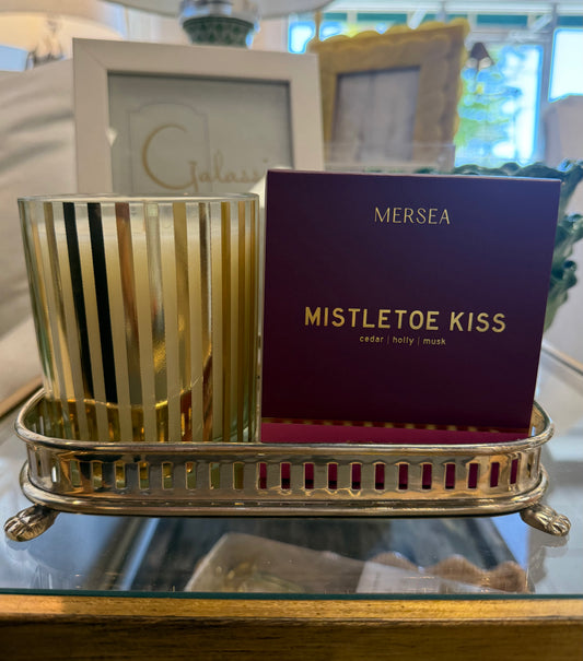 Misteltoe Kiss Holiday Candle - 10oz