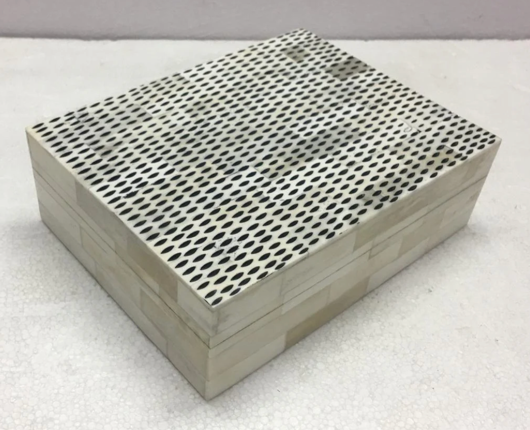 Black Specs / Cream Sides Bone Box